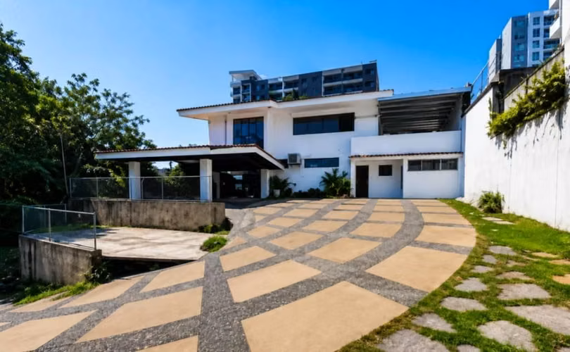 CASA EN VENTA EN COLONIA ESCALÓN
