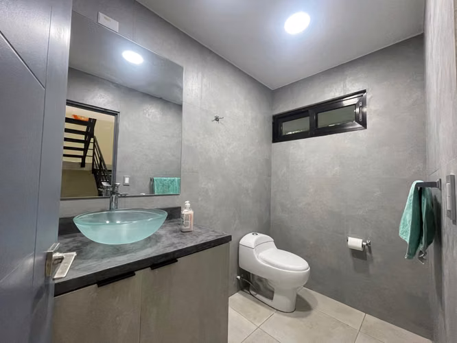 Casa Moderna El Sunzal en Venta, a 5 min. del Tunco | Vista Al Mar | 1342.26 v2 | $990k - Imagen 6