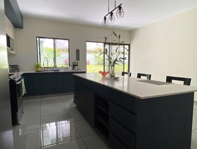 Casa moderna en Cumbres de Peña Flor en venta - Imagen 3