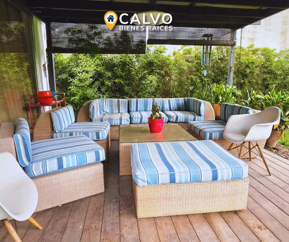 En venta hermosa casa en Residencial Las Piletas III | Santa Tecla - Imagen 6