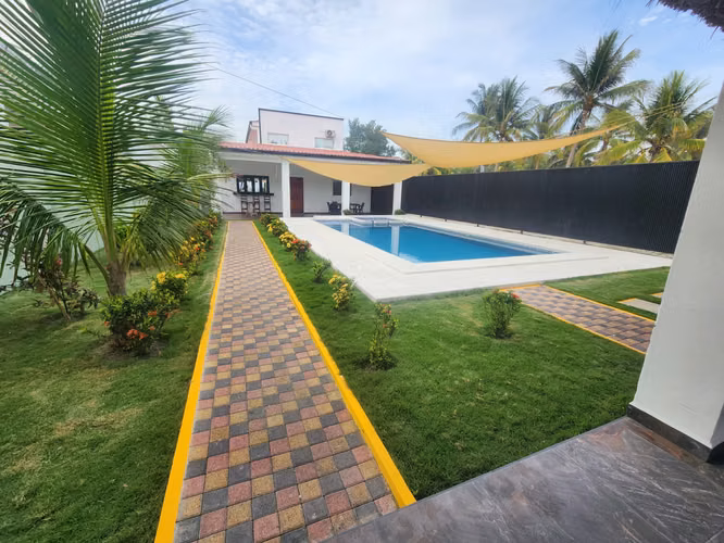 CASA NUEVA FRENTE AL MAR EN COSTA DEL SOL - Imagen 5