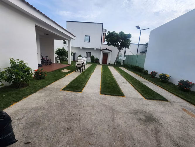 CASA NUEVA FRENTE AL MAR EN COSTA DEL SOL - Imagen 2