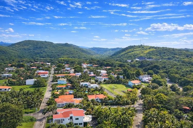 TERRENO EN VENTA EN CONDOMINIO LA ISLA DE SAN BLAS, SURF CITY, LA LIBERTAD