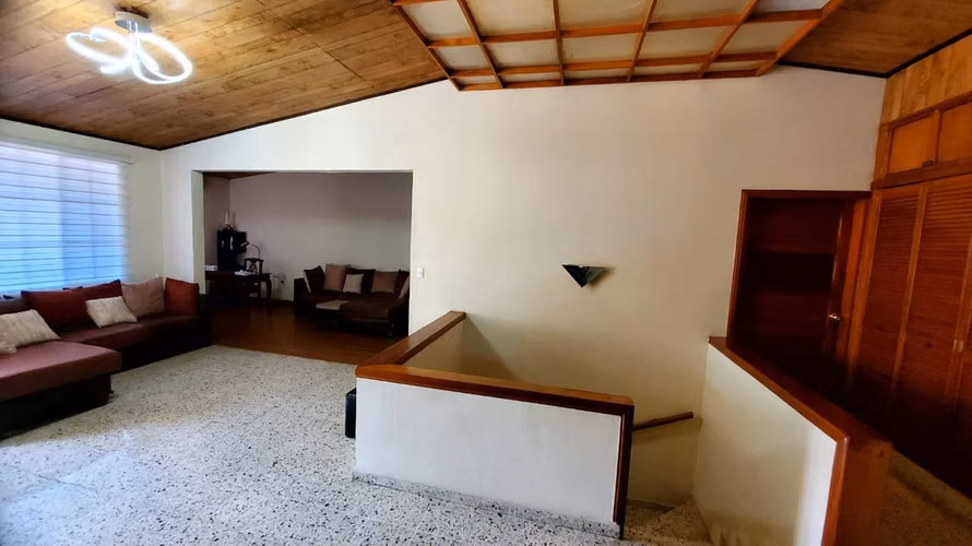 LOMAS DE SAN FRANCISCO, VENDO CASA GRANDE DE ESQUINA CON UBICACION PRIVILEGIADA - Imagen 16