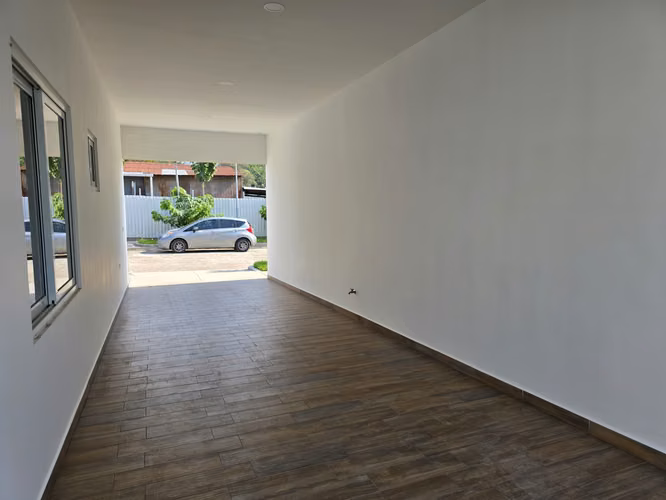 LOURDES VENDO CASAS AMPLIAS A ESTRENAR EN PRIVADO CON FINOS ACABADOS EN UN NIVEL - Imagen 3