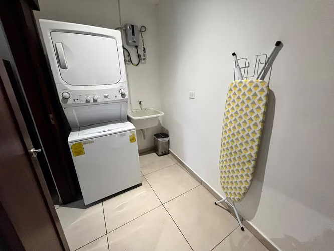 Apartamento amueblado en alquiler – Colonia Escalón - Imagen 3
