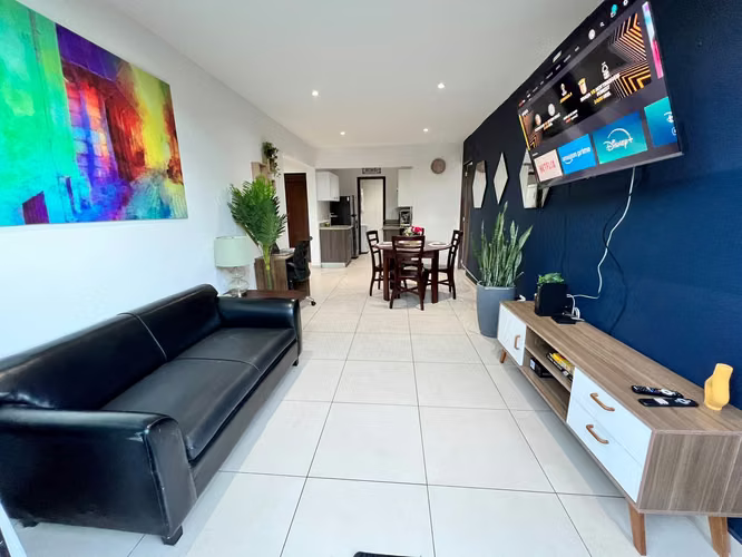 Apartamento amueblado en alquiler – Colonia Escalón