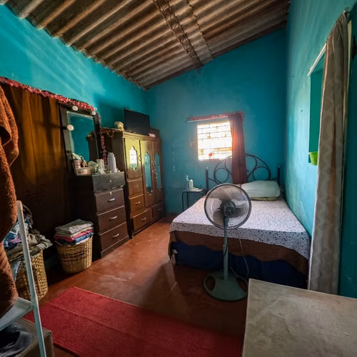 Terreno de 600 Varas² con Casa Incluida en San Luis Talpa