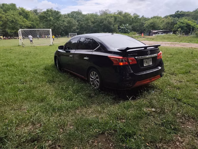 2019 Nissan sentra transparencia, estilo y mantenimiento al dÍa! - Imagen 4