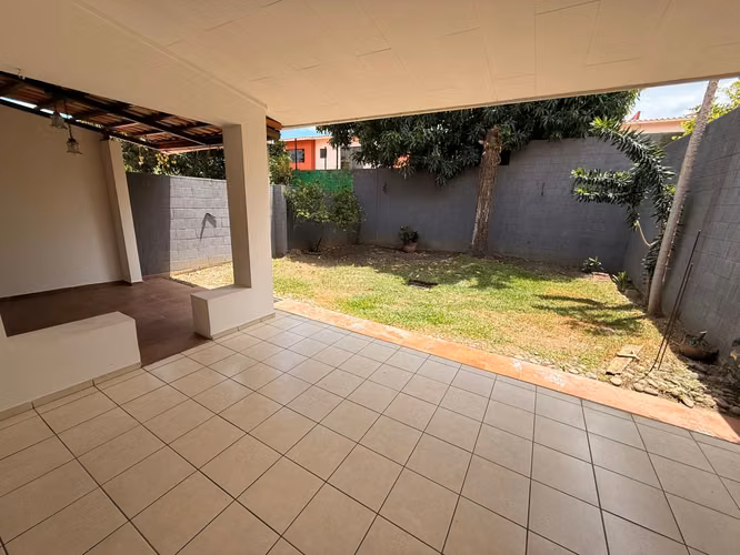 Casa en Venta en Residencial Miramar, San José Villanueva | 3 Habitaciones | Jardín | $260,000 - Imagen 2