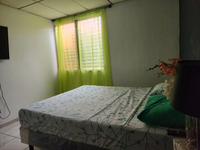 Amplia Habitación amueblada todo includio
