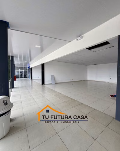 LOCAL IN RENT IN SQUARE JARDIN LOURDES COLON