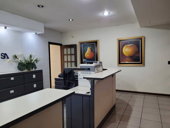 CASA EN VENTA DE UN NIVEL EN ESCALON PARTE MEDIA
