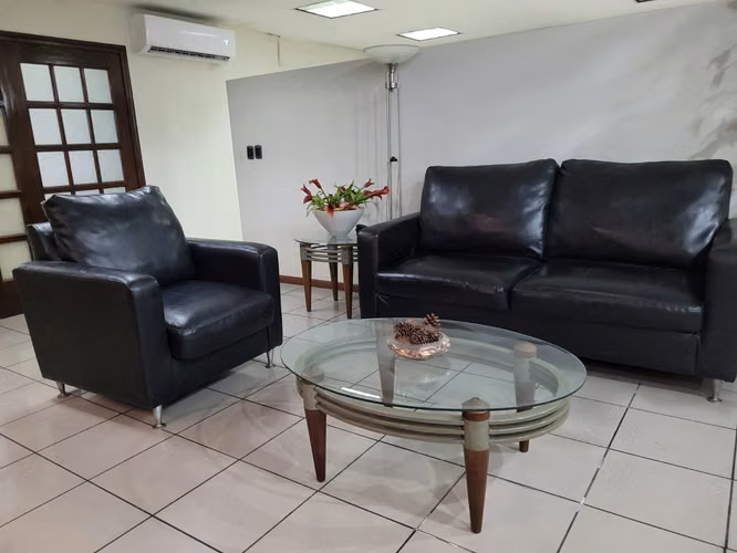 CASA EN VENTA DE UN NIVEL EN ESCALON PARTE MEDIA