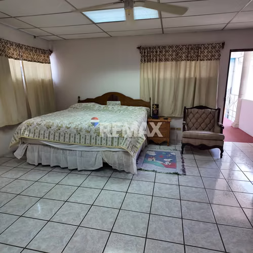SANTA ANA CENTRO, CASA EN VENTA. Z BARRIO SAN LORENZO