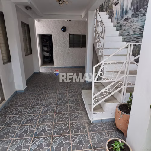 SANTA ANA CENTRO, CASA EN VENTA. Z BARRIO SAN LORENZO