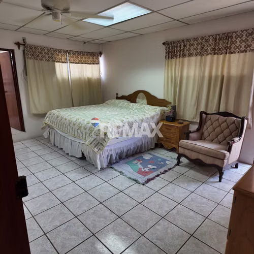 SANTA ANA CENTRO, CASA EN VENTA. Z BARRIO SAN LORENZO