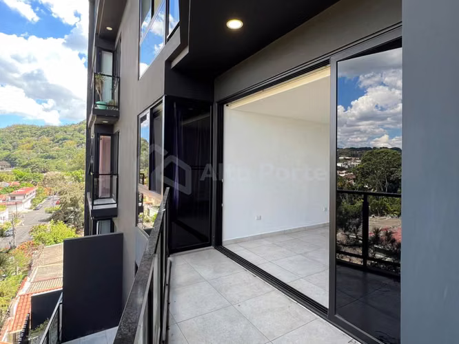 Apartamento en venta en Santa Tecla | con vistas al volcán y la Cordillera del Bálsamo - Imagen 3