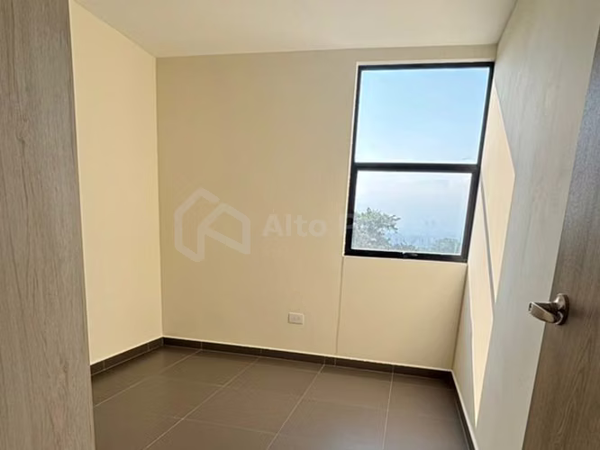 Apartamento en venta en Antiguo Cuscatlán | Piso alto con vista al Volcán de San Salvador