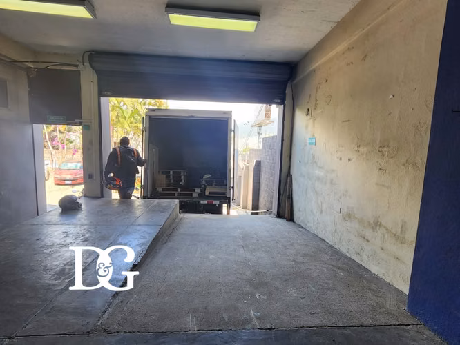 ALQUILO BODEGA EN SANTA ELENA