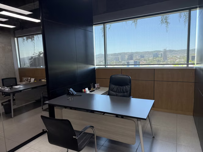 OFICINA CORPORATIVA EN VENTA EN TORRE QUATTRO, COLONIA ESCALON