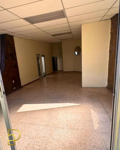 Alquiler de amplia propiedad para oficina, clínica o negocio en Paseo General Escalón - Imagen 10