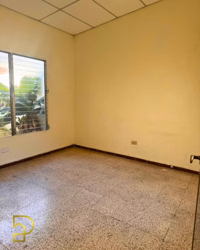 Alquiler de amplia propiedad para oficina, clínica o negocio en Paseo General Escalón - Imagen 12
