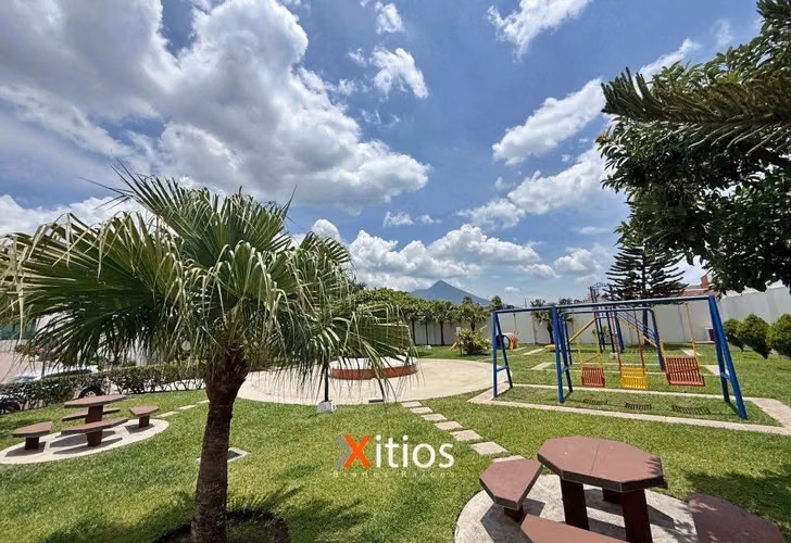VENDO!! casa, amplia, bien ubicada en Santa Elena!
