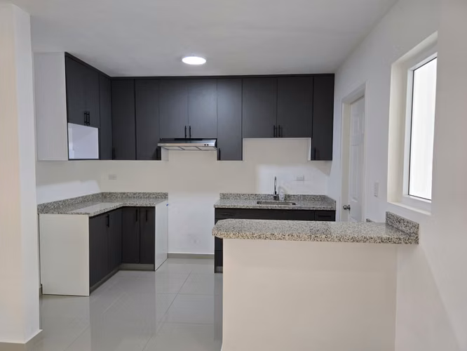 VENDO EN JACARANDAS(LOURDES) CASA REMODELADA, CON BUENOS ACABADOS - Imagen 3