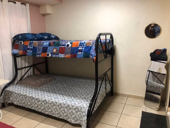 Alquiler de Habitaciones Amuebladas para una, dos o tres personas