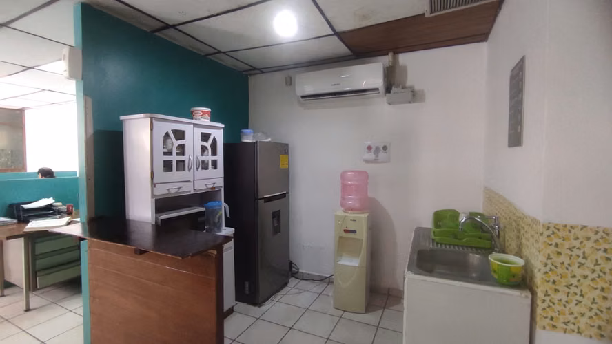 OFICINAS/PLANTEL en COL. ESCALON (Parte Baja)