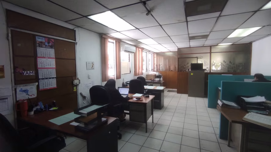OFICINAS/PLANTEL en COL. ESCALON (Parte Baja)