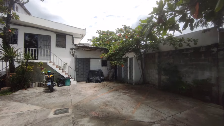 OFICINAS/PLANTEL en COL. ESCALON (Parte Baja)