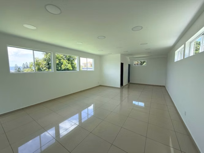 SE VENDE OFICINA COLONIA ESCALÓN, BUENA UBICACIÓN, DE ESQUINA, NUEVO A ESTRENAR