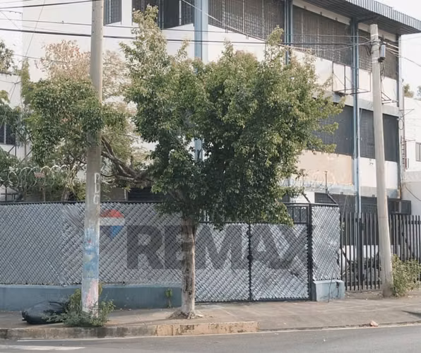 SAN MIGUEL, EDIFICIO COMERCIAL EN VENTA. A 250 M DE LA AV ROOSEVELT - Imagen 8