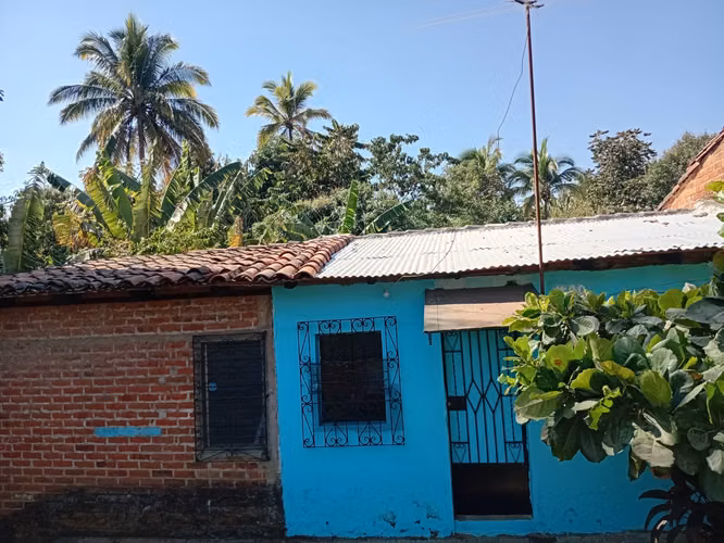TERRENO CON CONSTRUCCION  EN COLONIA CASTRO SANTA ANA - Imagen 2