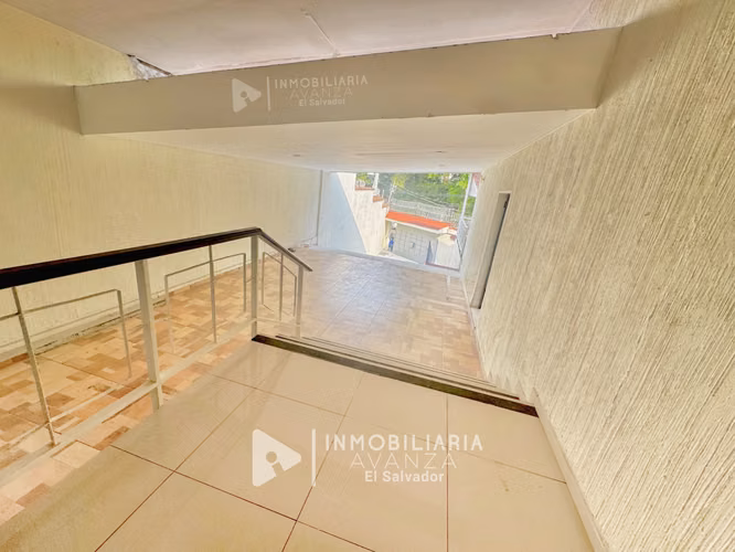 Casa-oficina Col. San Francisco | 550 m² y 7 parqueos