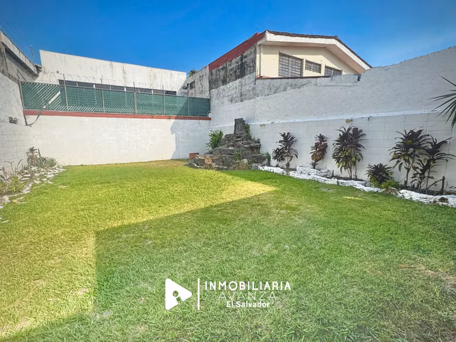 Casa-oficina Col. San Francisco | 550 m² y 7 parqueos