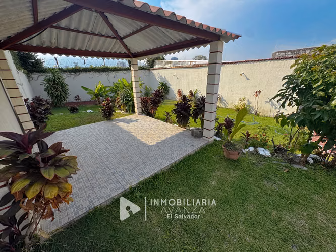 Casa-oficina Col. San Francisco | 550 m² y 7 parqueos