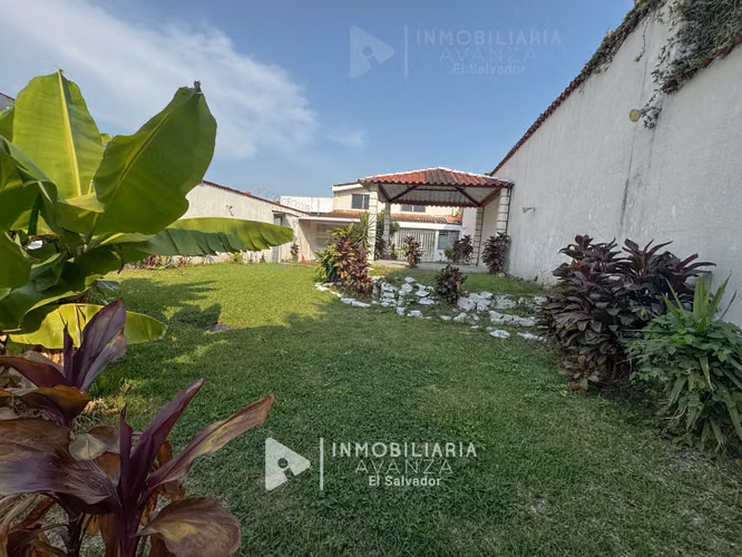 Casa-oficina Col. San Francisco | 550 m² y 7 parqueos