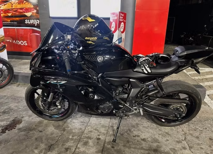 Yamaha r7