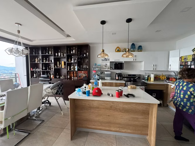 Alquiler exclusivo apartamento con preciosa vista, full muebles Torre 105, Escalon - Imagen 5