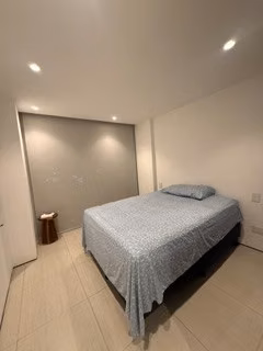American Male looking for Roommate Torre CASA 5 San Benito