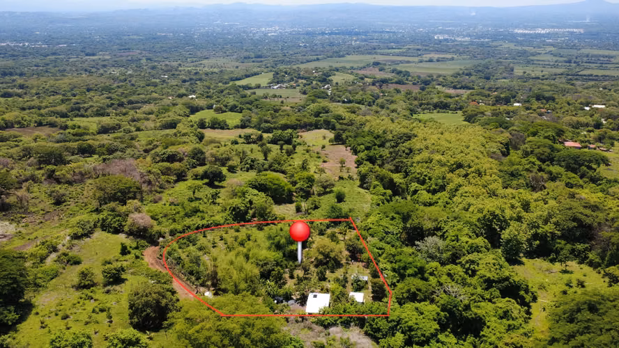 FINCA CAMPESTRE CON CABAÑA Y ÁRBOLES FRUTALES EN VENTA Cantón Las Lomitas, San Miguel, El Salvador - Imagen 2