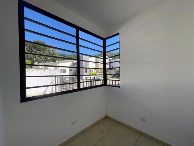 Renta de bonita casa moderna de 1 planta, en Res. La Florida, Nvo. Cuscatlán - Imagen 2