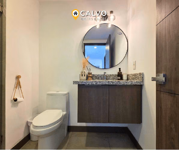 Apartamento full amueblado para vivir o inversión en San Benito  - Imagen 15