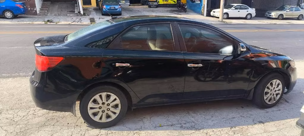 Kia forte 2010 motor con póliza