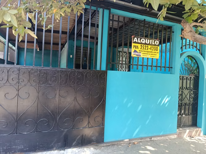 Alquiler de Casa en Reparto Venecia, Calle al Matazano, contiguo a Santa Lucía, Soyapango
