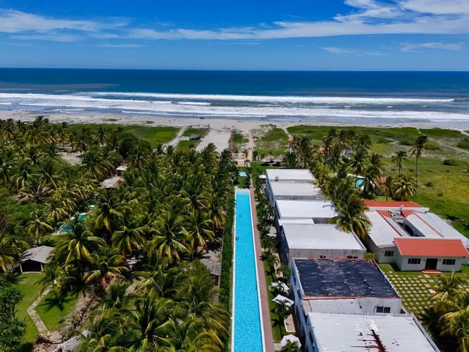 Unico y lindo apartamento frente al mar! En residencial privado, Costa del Sol!
