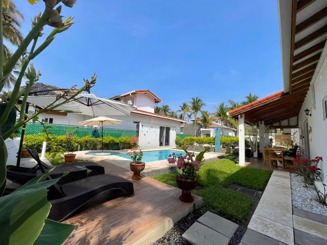 CASA DE PLAYA MODERNA EN VENTA – PLAYA AMATECAMPO